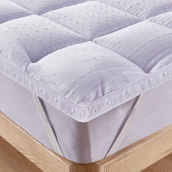 Weicher Matratzen-Topper mit 3D Massageblasen Struktur als Unterbettauflage, luxurioese Schlafauflage 160x200cm